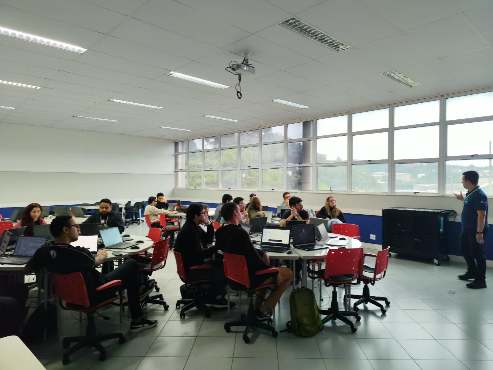 Participantes durante o workshop de Engenharia de Dados